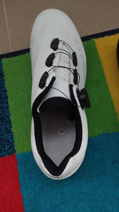 Incaltari ciclism mariea 43, pentru pedale plate si platforma