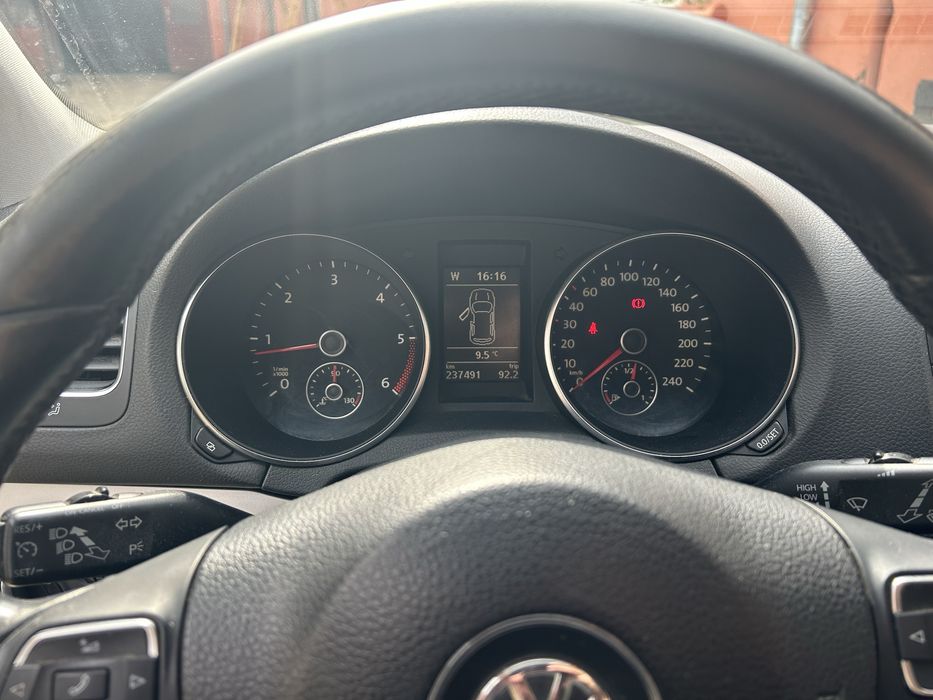 VOLKSWAGEN Golf 2010 — imagine 4