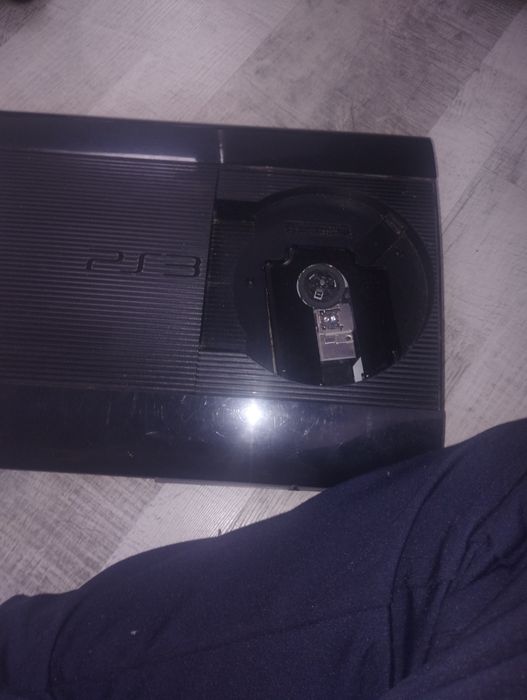 PS 3, o maneta  cu încărcător!
