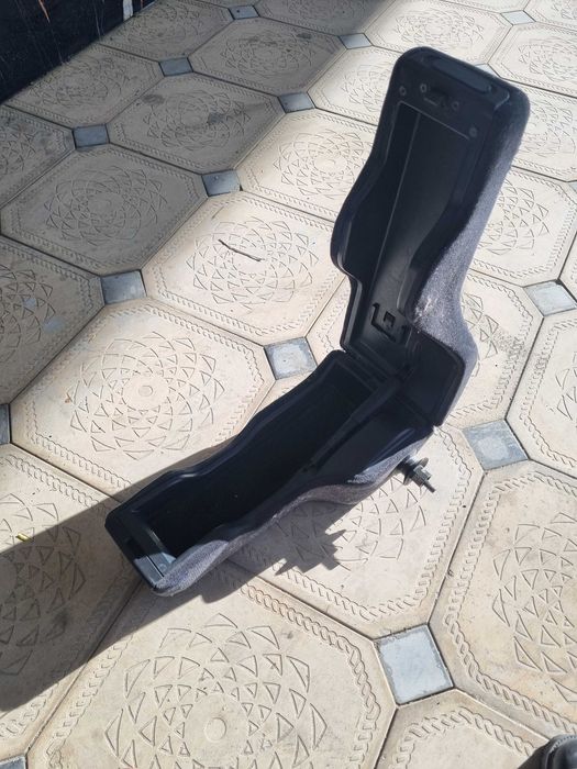 Стойка на АУДИ А6 С4