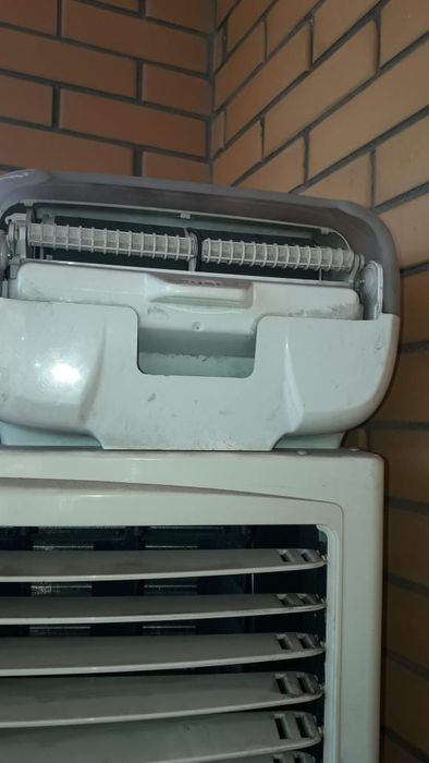 Продаю диспенсеры для полотенец