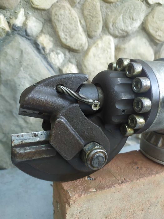 Електрохидравлична арматурна ножица Edilgrappa MU16 -Italy