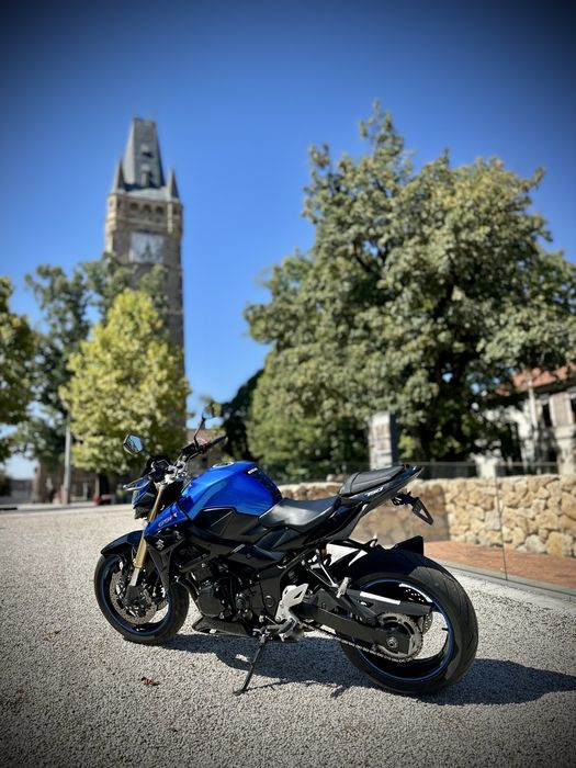 Suzuki GSR750 2013