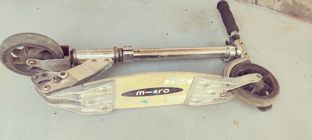 Trotineta ajustabila pliabilă