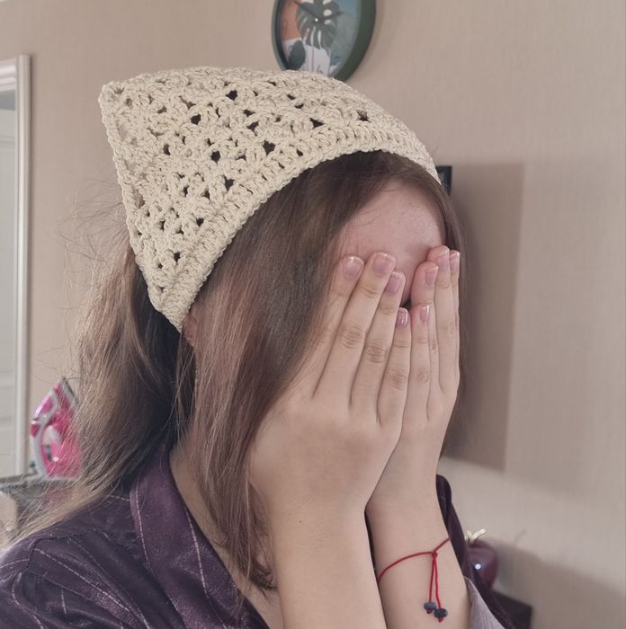 Береты и косынки.