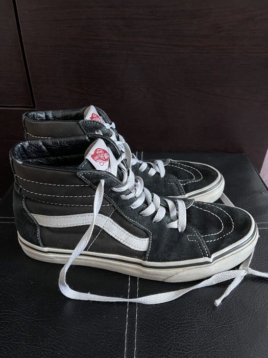 Adidași Vans Sk8-Hi, Marime 38 • Negri • Stare foarte bună