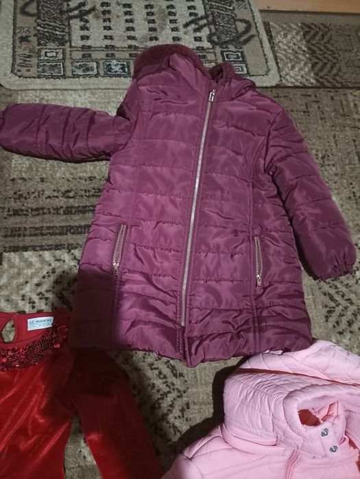 Детски дрехи 2 якета и една рокля