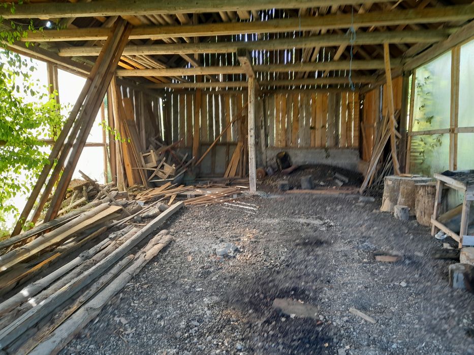 Vand teren intravilan cu constructie