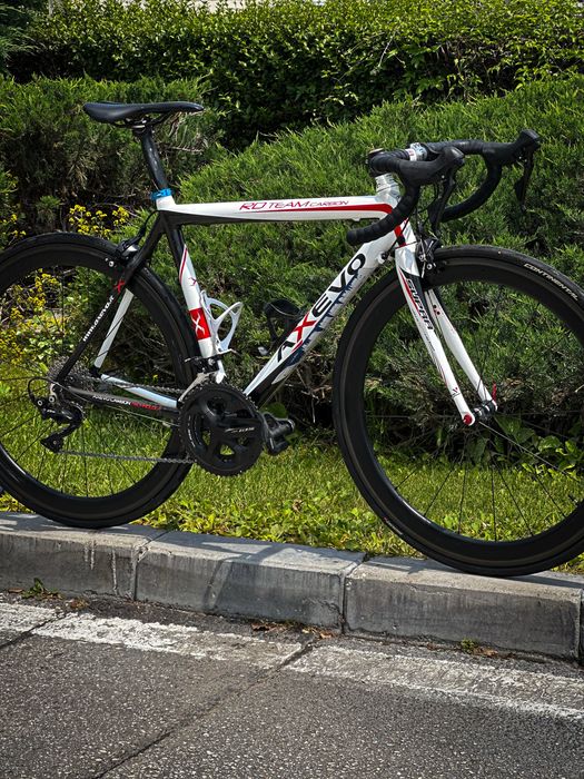 Продавам Axevo Ro Carbon Carbon- шосеен велосипед