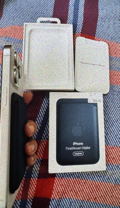 Продам картхолдер для Iphone FineWoven Wallet