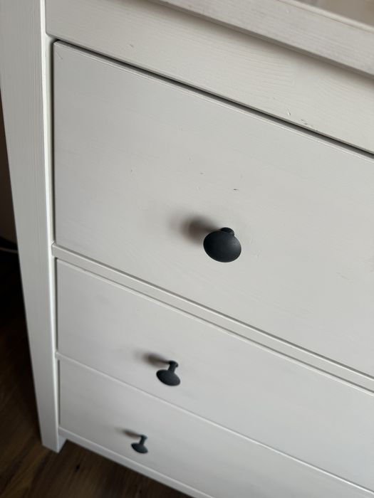 Скрин с три чекмеджета