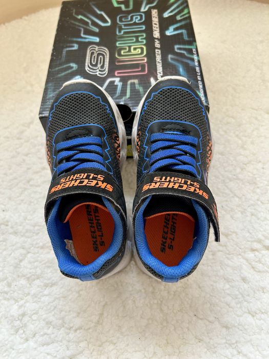 Детски светещи маратонки Skechers 27 номер