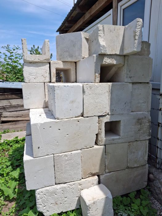 продам шпал, кирпич, камней