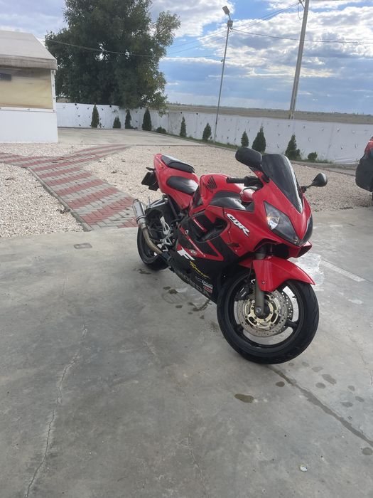 Vand Honda CBR F4i