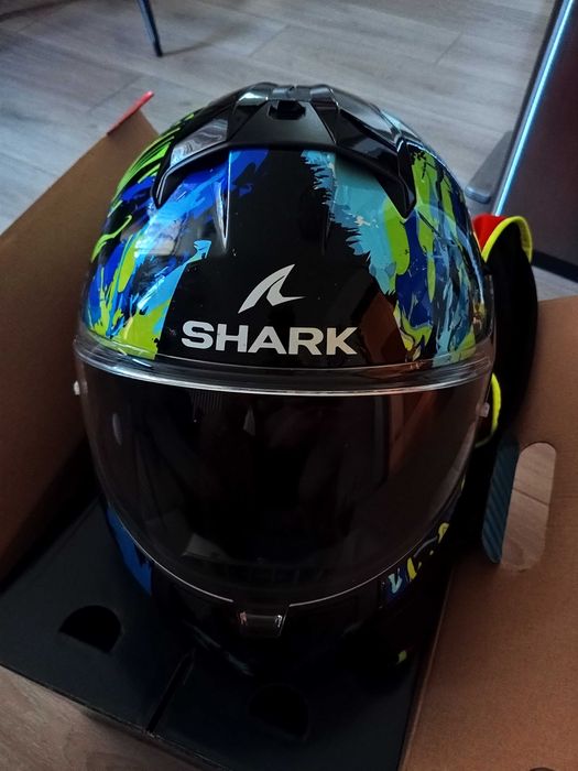 Каска за мотор shark