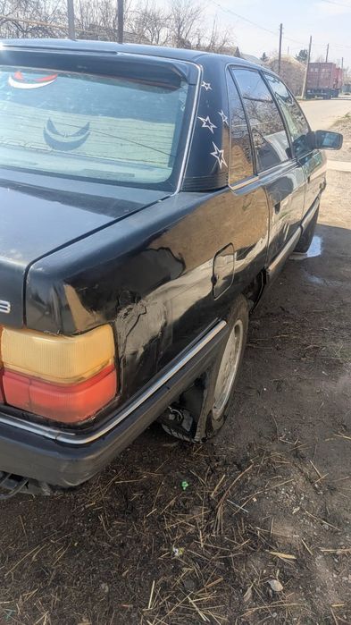 Автомобиль Ауди 100