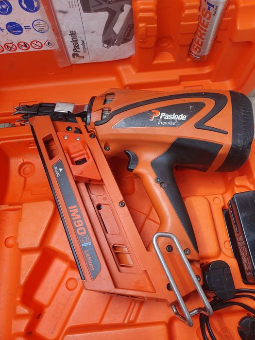 Pistol cuie paslode im90ci