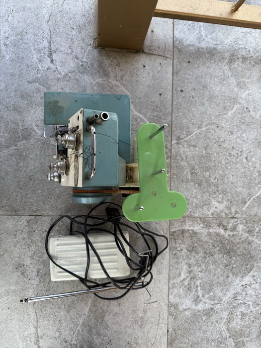 Оверлок швейная машина