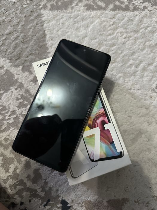 Samsung a71 в хорошем состоянии