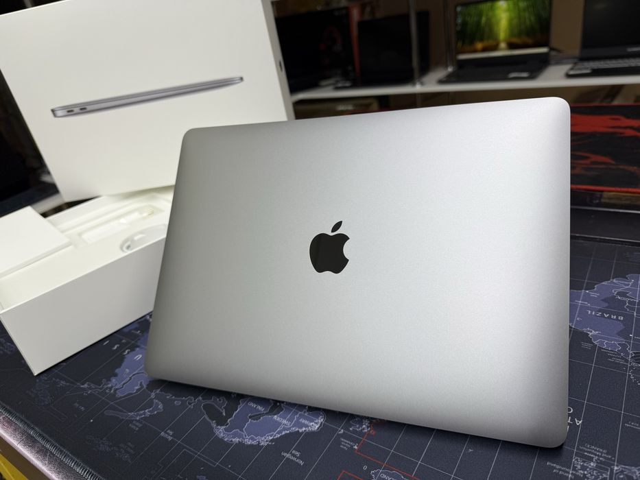 Macbook Air 13 M1 8Gb/256Gb/1ц