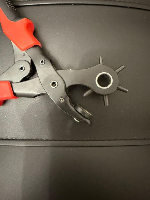 Пробойник для ремней итд