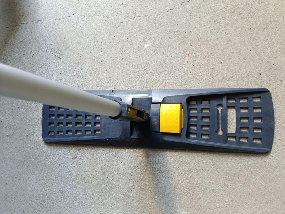 Держатель мопа "Метлана ПРО-40"