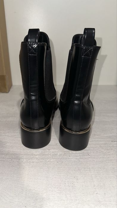 Продам ботильоны Zara