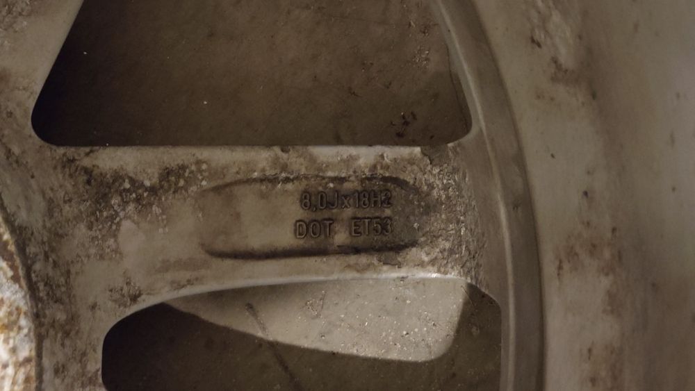 VW "Yukon" 8J18, 5х130, ET53, централен отвор 71.5мм (4 бр.)