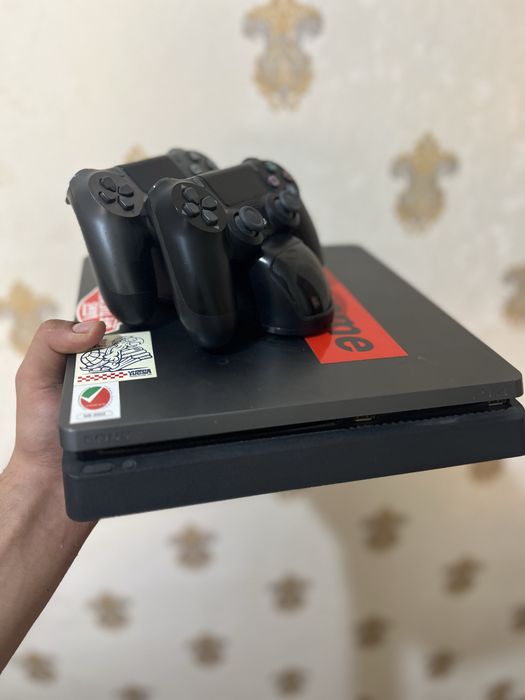 PlayStation 4 silm