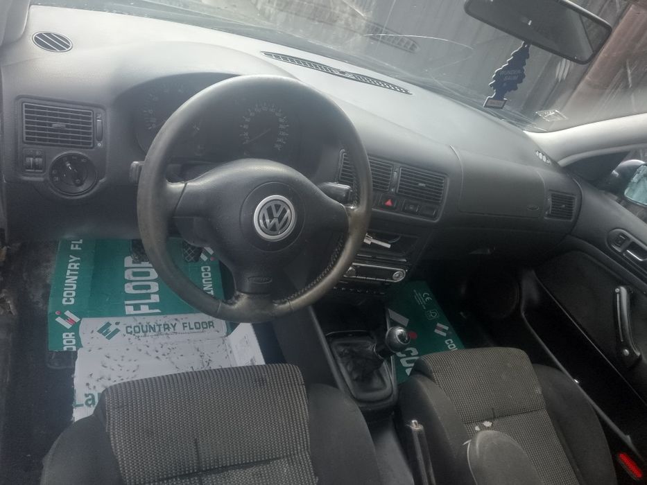 Vând sau schimb Golf IV