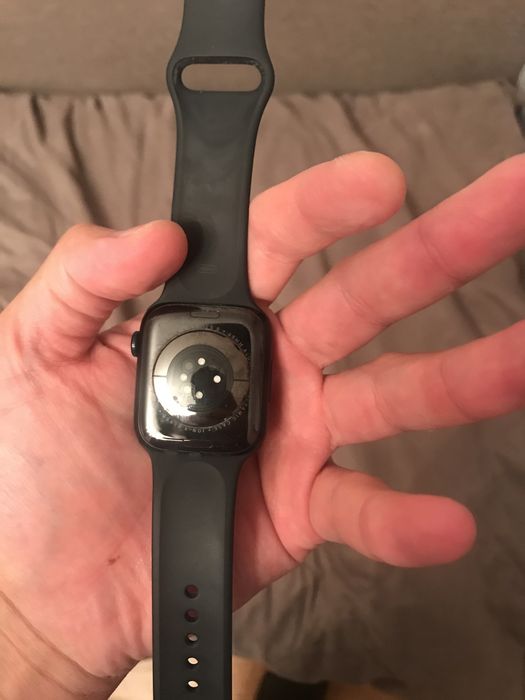 Продам apple watch 8 45 mm