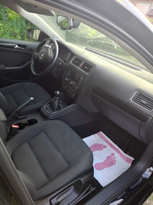 Vând Vw Jetta 2011
