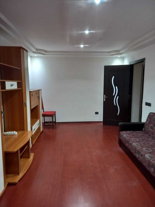Vand apartament cu 2 camere etaj 1 str. Calea Bucuresti 87 .Urziceni