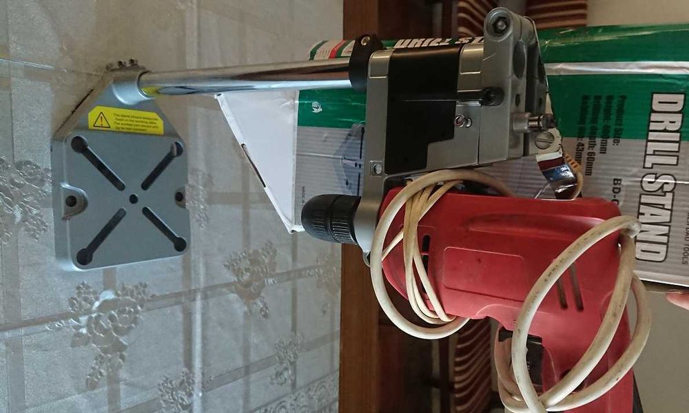 Настольная вертикальная стойка для дрели