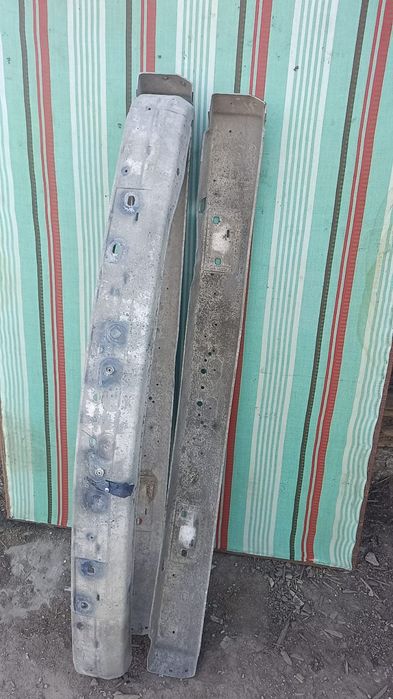 Усилитель бампера е34