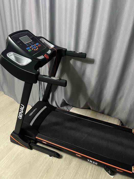 Продам беговую дорожку GENAU TR50