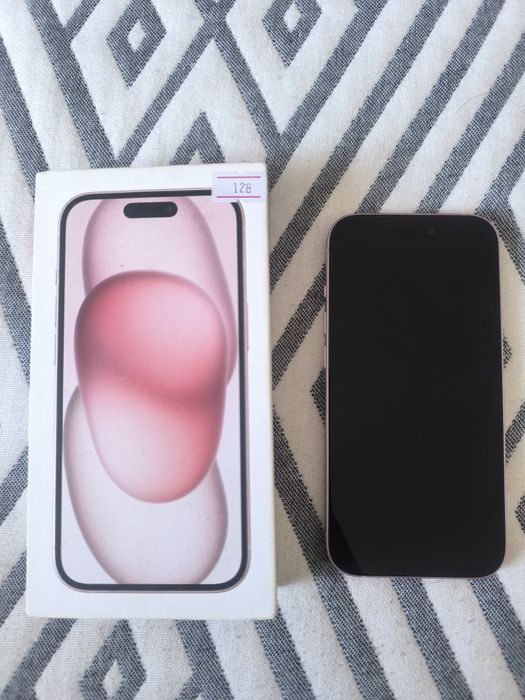 iPhone 15 на 128