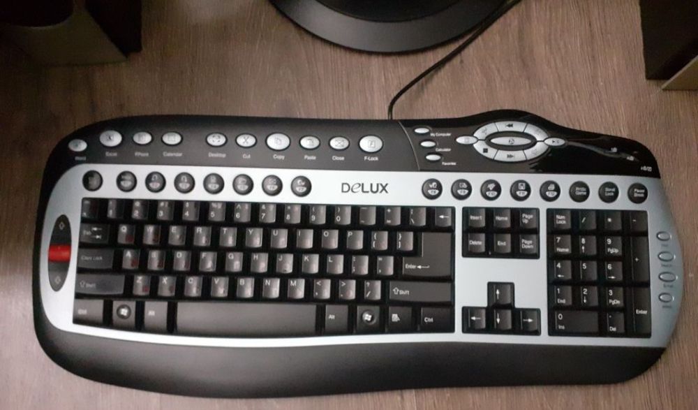 Стационарный настольный компьютер мощный отличного качества при работе