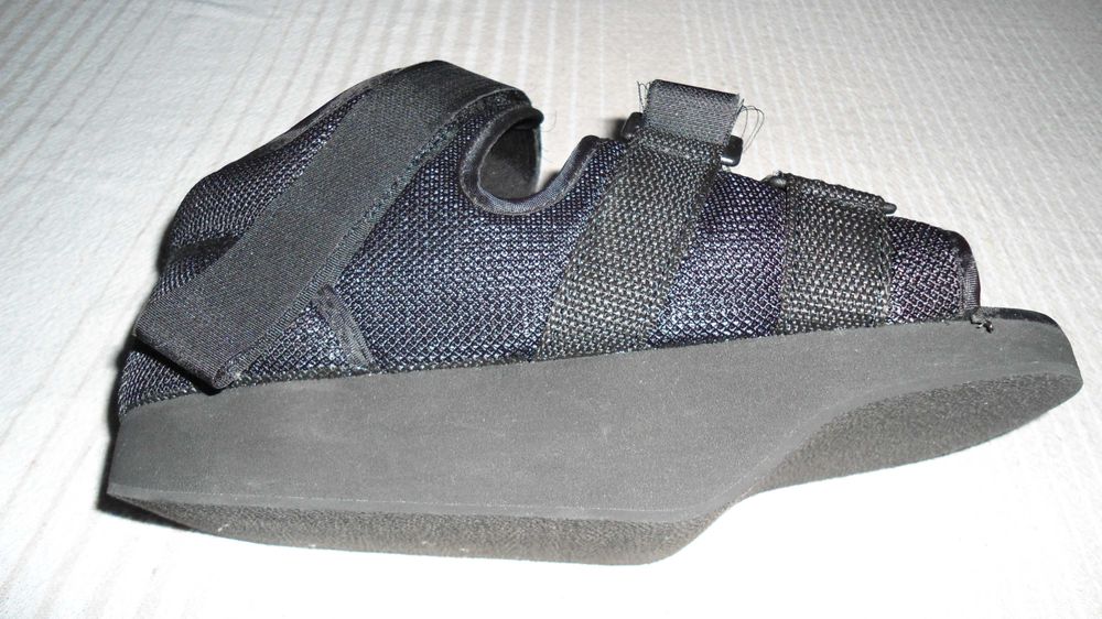 Постоперативна обувка