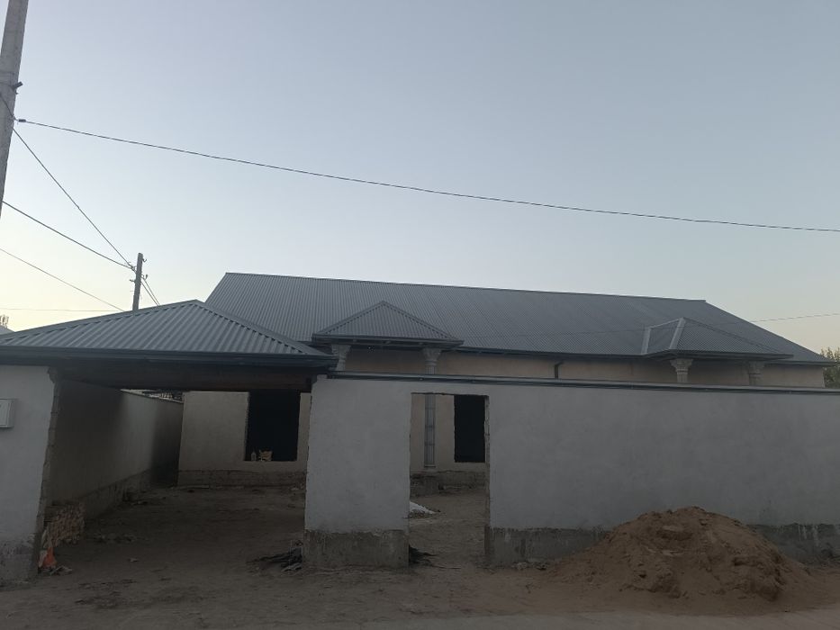 Катеж сотилади 3 соток ор-р мошин бозор КIA автосалон