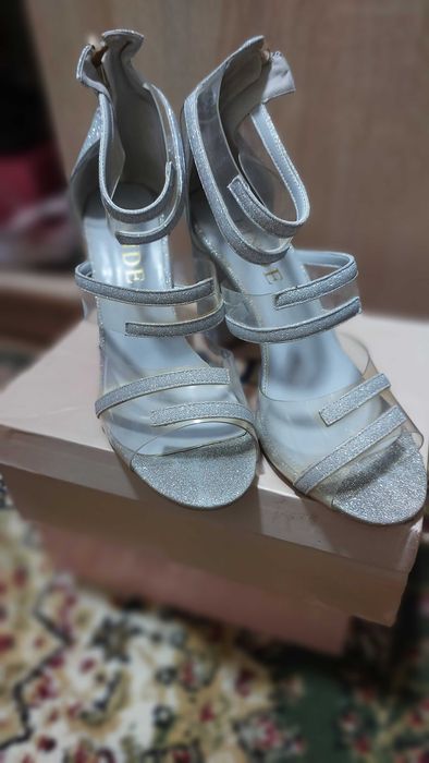 Обувь вечерняя в хорошем состоянии