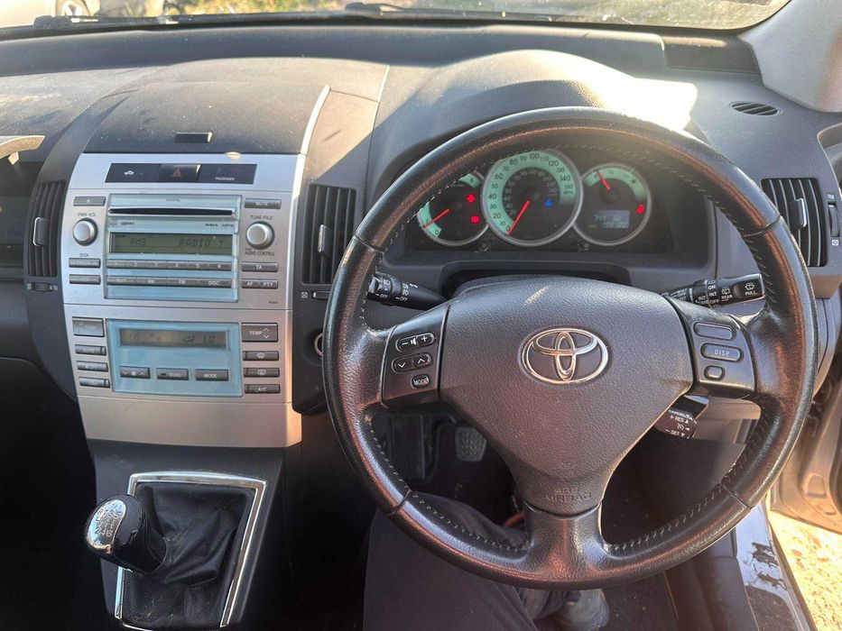 Toyota Corolla Verso Корола Версо 2.2 136 d-4d Facelift На Части