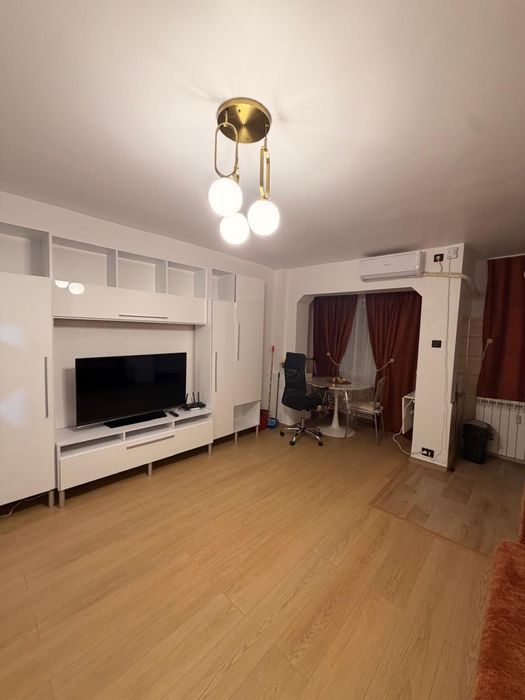 Garsonieră modernă, PRIMA ÎNCHIRIERE – 3 min. Metrou Dristor | 400 €