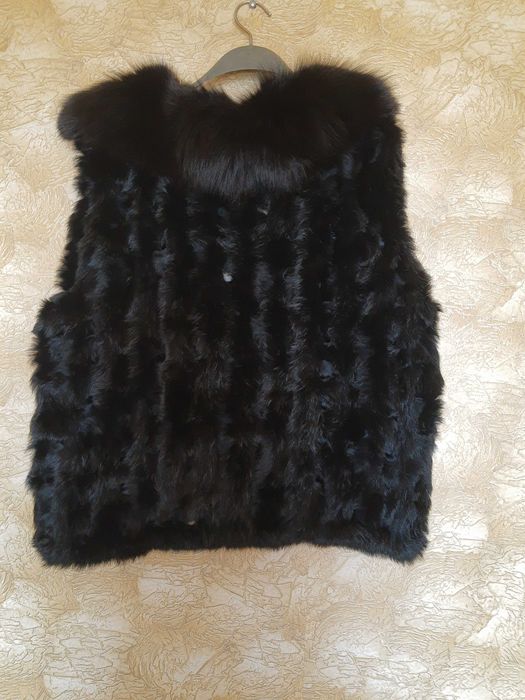 Елек,плетиво с якаДнес499лв ,естествен косъм,цяла кожа,лисицаФирменGER