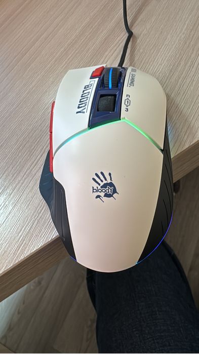 Продам мышку игровую