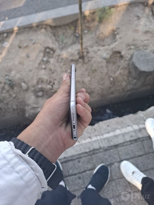 Iphone 6s sotiladi