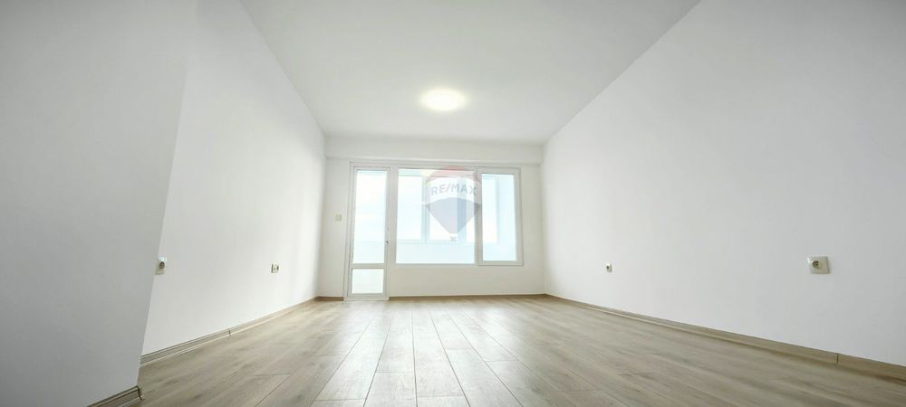 Продава се Тристаен апартамент в Варна, Владислав Варненчик - 61 кв.м за 1069 €/кв.м - Снимка #3