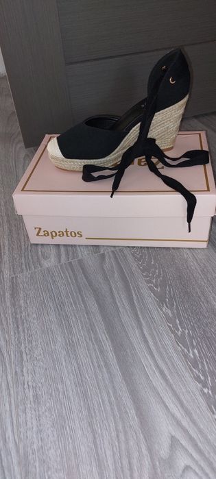 Încălțăminte nr 37