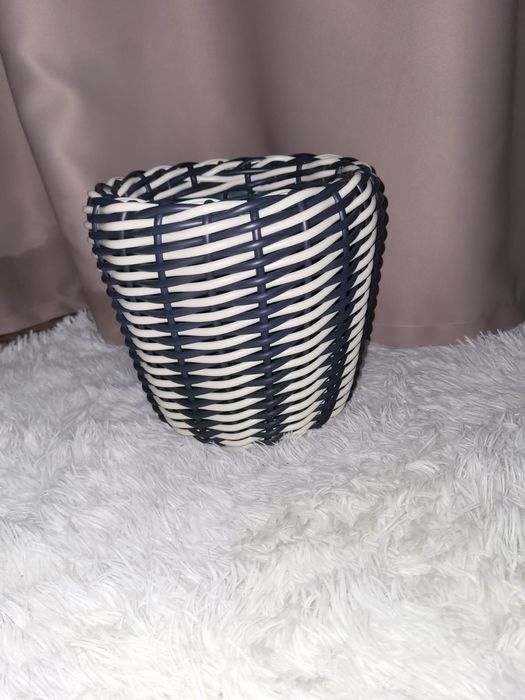 Продам Кашпо ручной работы.