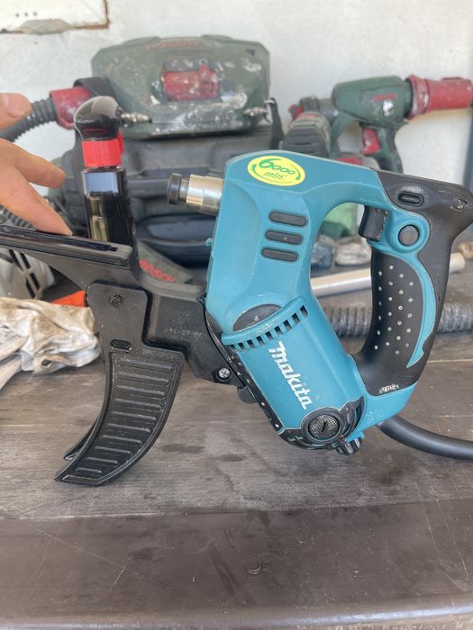 Vand Makita 6843